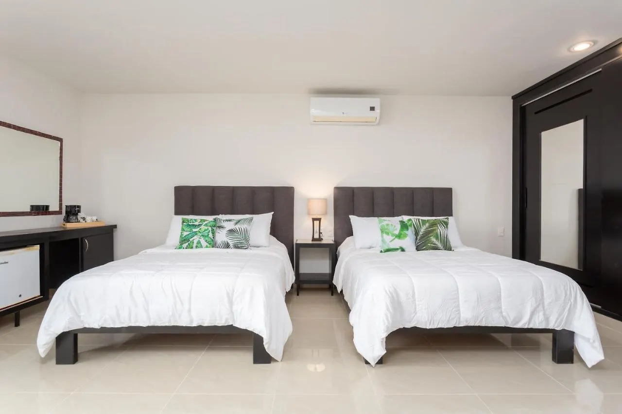 Bed & Breakfast Deluxe Condos 42 Playa del Carmen