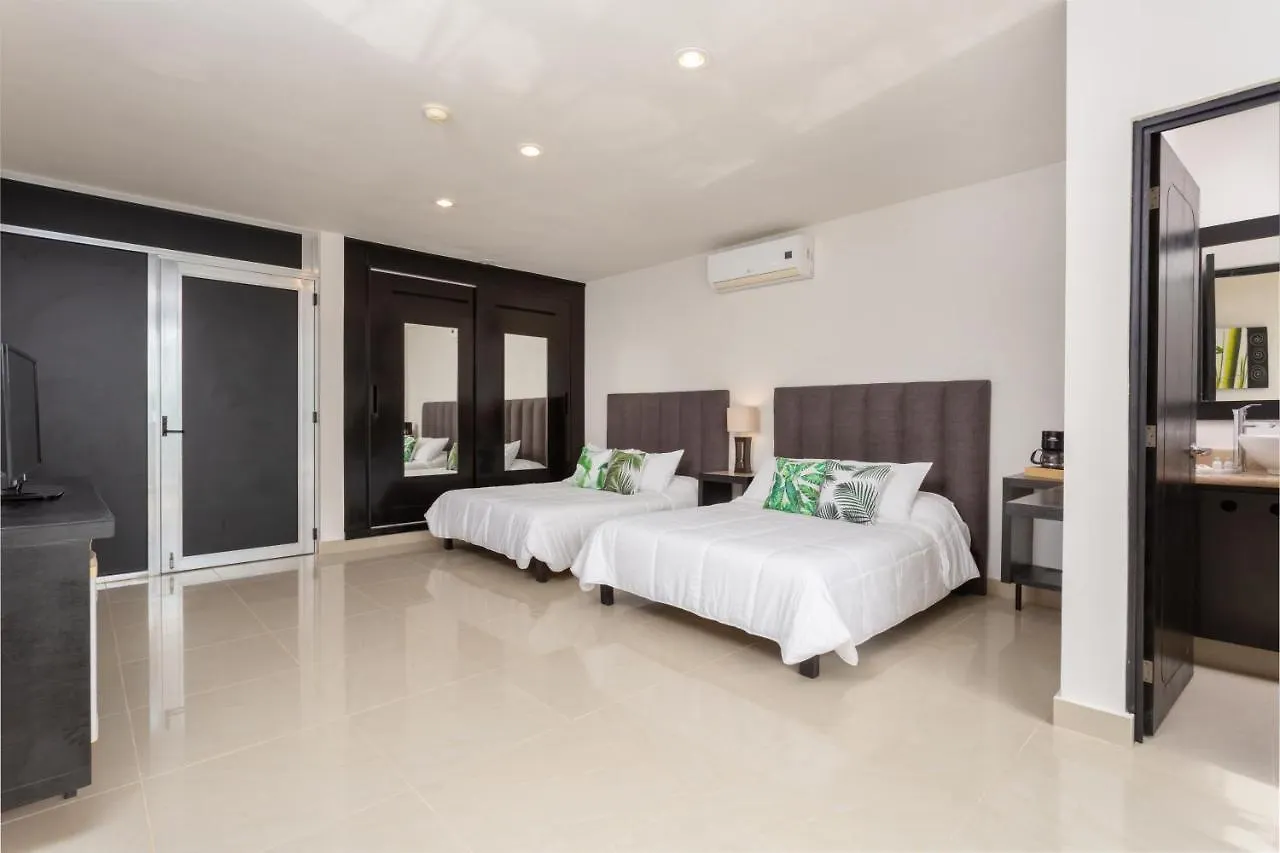 Bed & Breakfast Deluxe Condos 42 Playa del Carmen